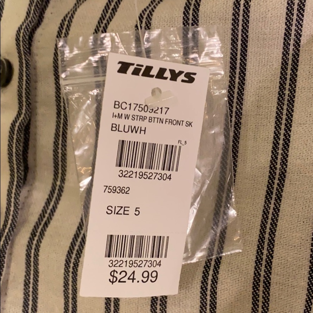 NWT Mini Skirt - Picture 3 of 5